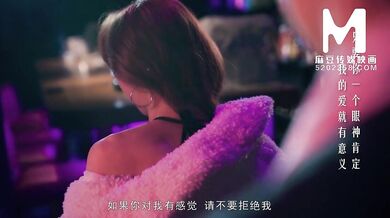 邻家乖巧妹妹！卡哇伊小背心！被炮友猛插，第一视角正入，表情很享受，自摸揉搓小穴